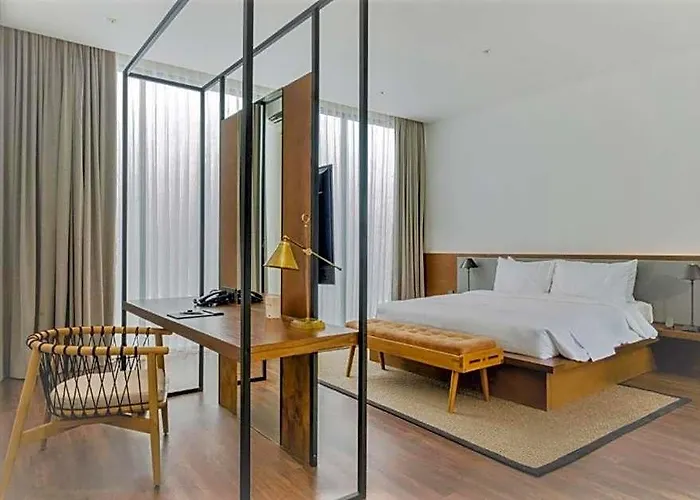 Romantic 3 Bedroom Private At #zn